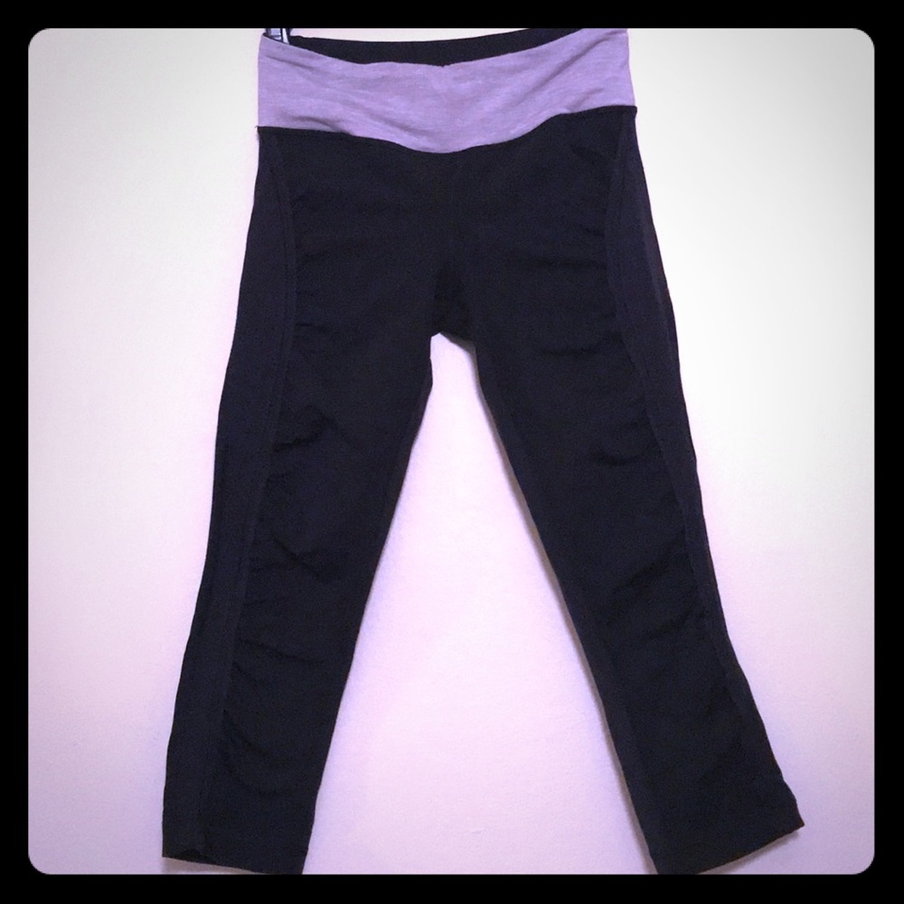 -Lululemon running cropped leggings, hugged
